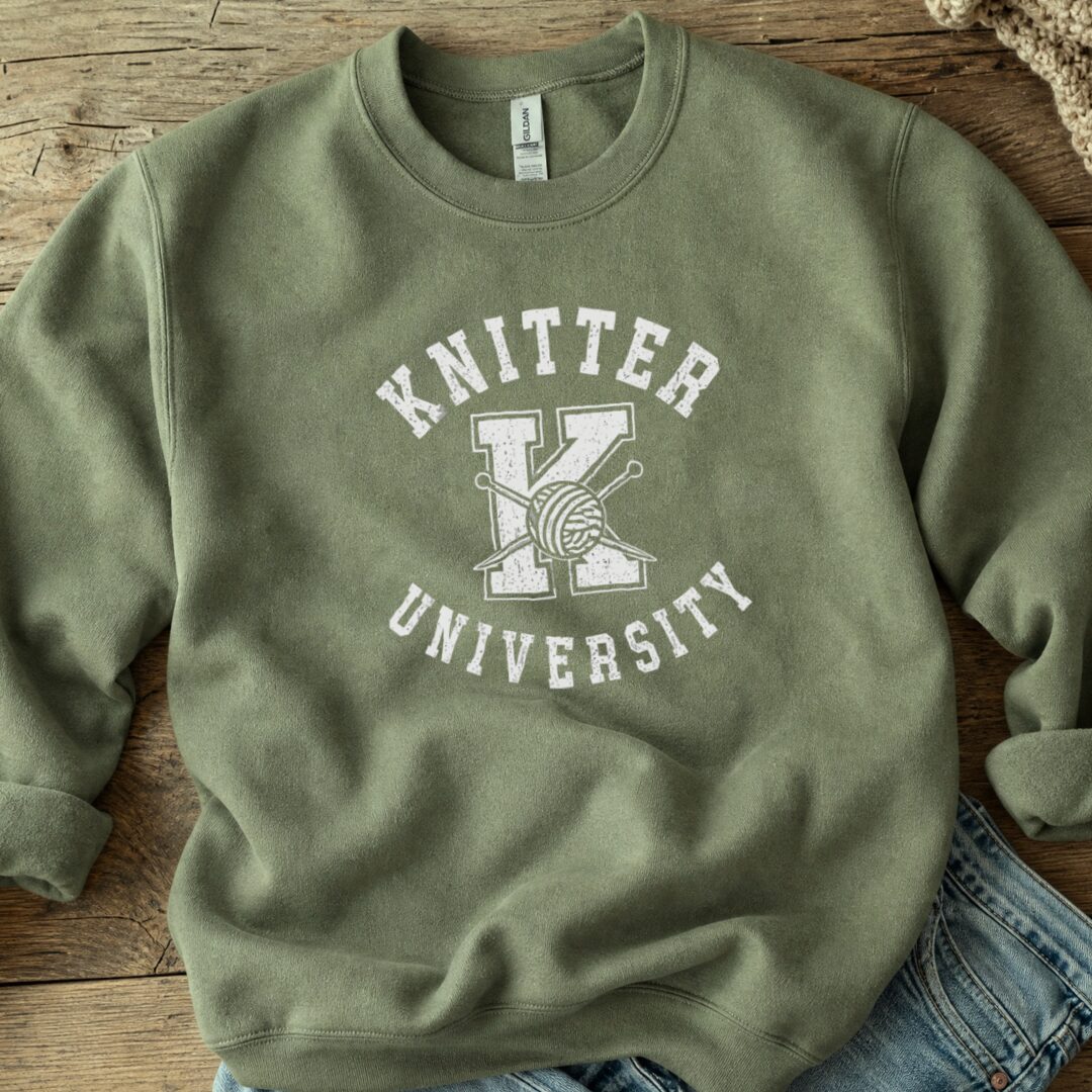 Knitter University Sweatshirt Military Green t-shirt