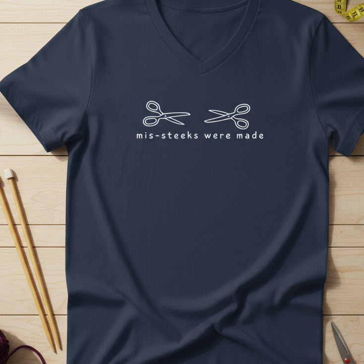Mis-Steek V-Neck T-Shirt Navy / S