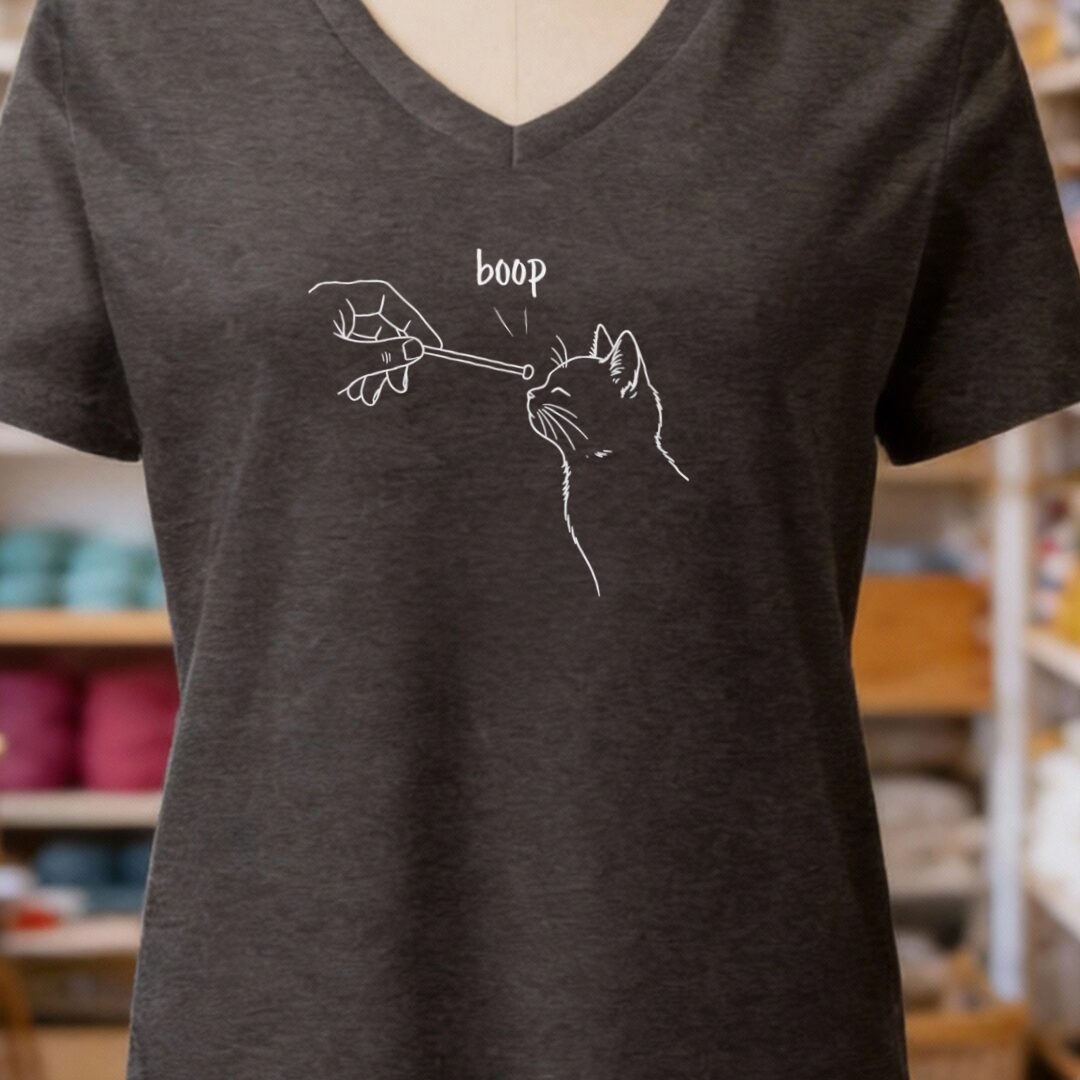 Boop Knitting V-Neck T-Shirt Dark Grey t-shirt