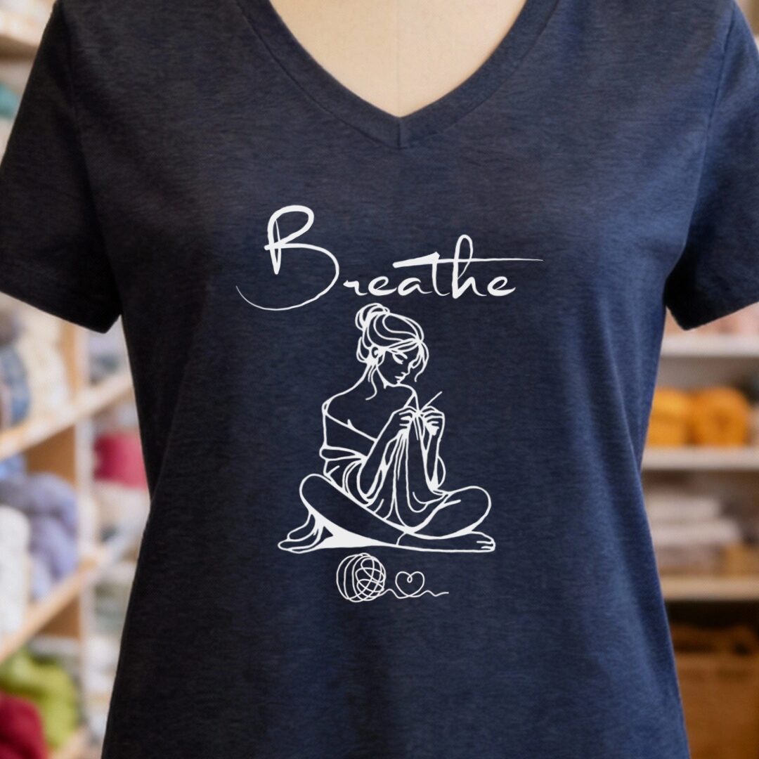 Breathe V-Neck T-Shirt Navy t-shirt