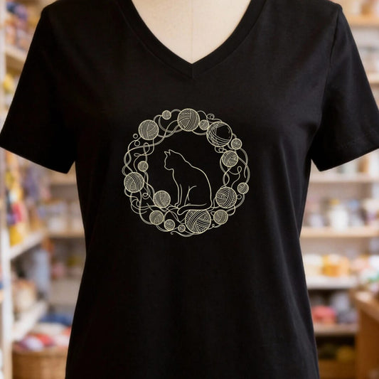 Cat Yarn Wreath V-Neck T-Shirt Black t-shirt
