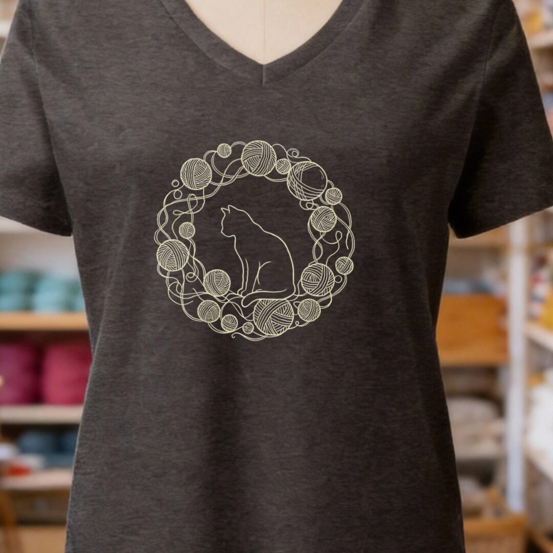 Cat Yarn Wreath V-Neck T-Shirt Dark Grey t-shirt