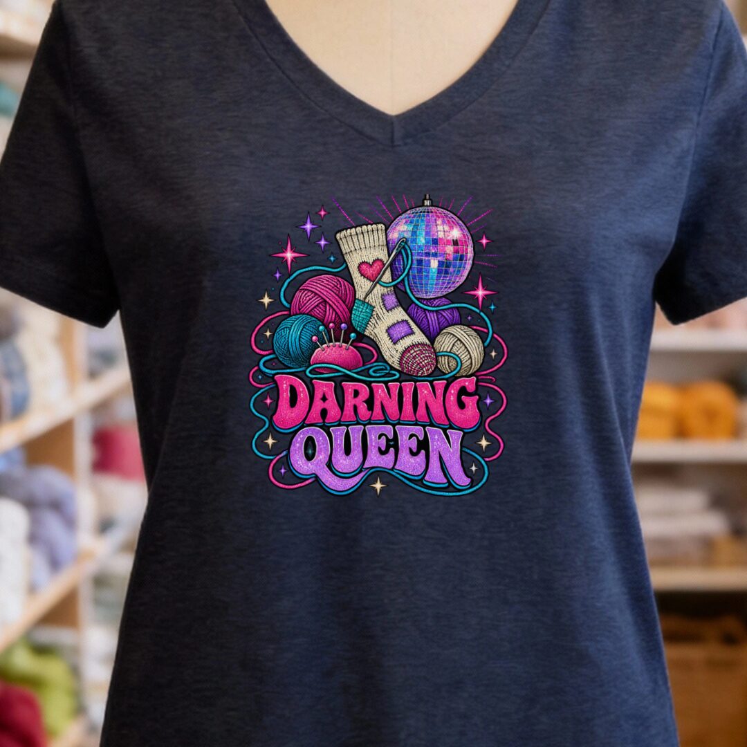 Darning Queen V-Neck T-Shirt Navy t-shirt