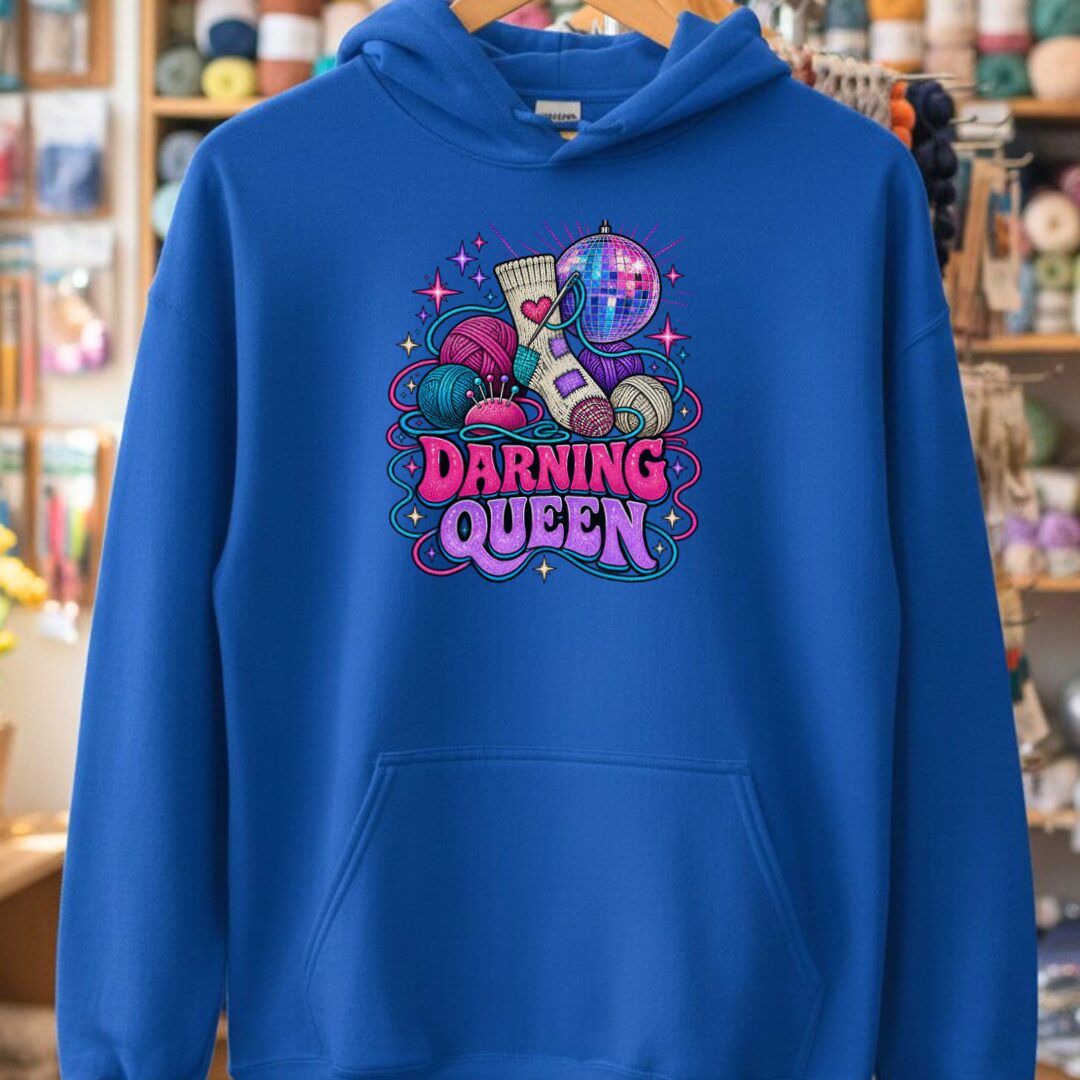Darning Queen Hoodie Royal t-shirt