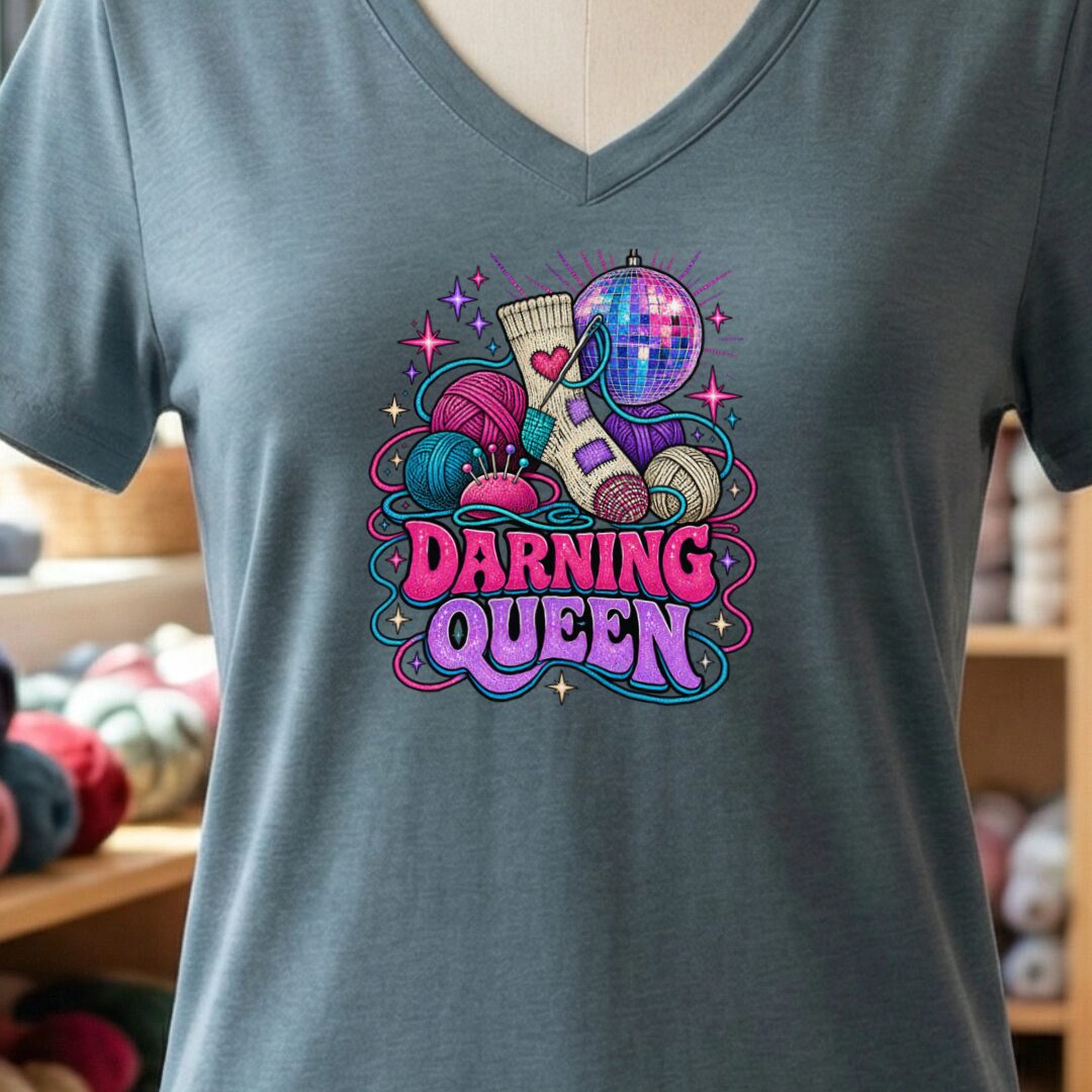 Darning Queen V-Neck T-Shirt Slate t-shirt