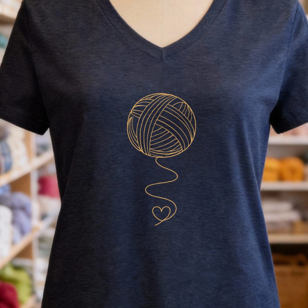 Elegant Yarn V-Neck T-Shirt Navy t-shirt