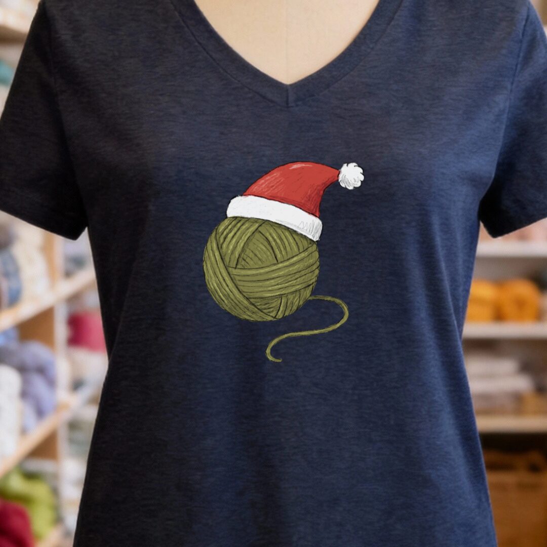 Festive Yarn V-Neck T-Shirt Navy t-shirt