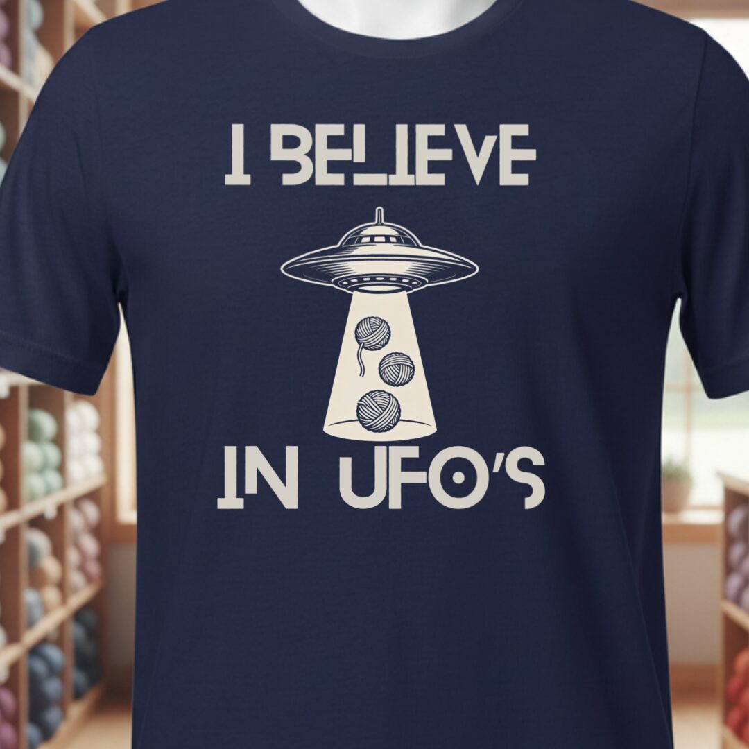 I Believe In UFOs T-Shirt Navy t-shirt