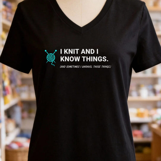 I Knit & Know Things V-Neck T-Shirt Black t-shirt
