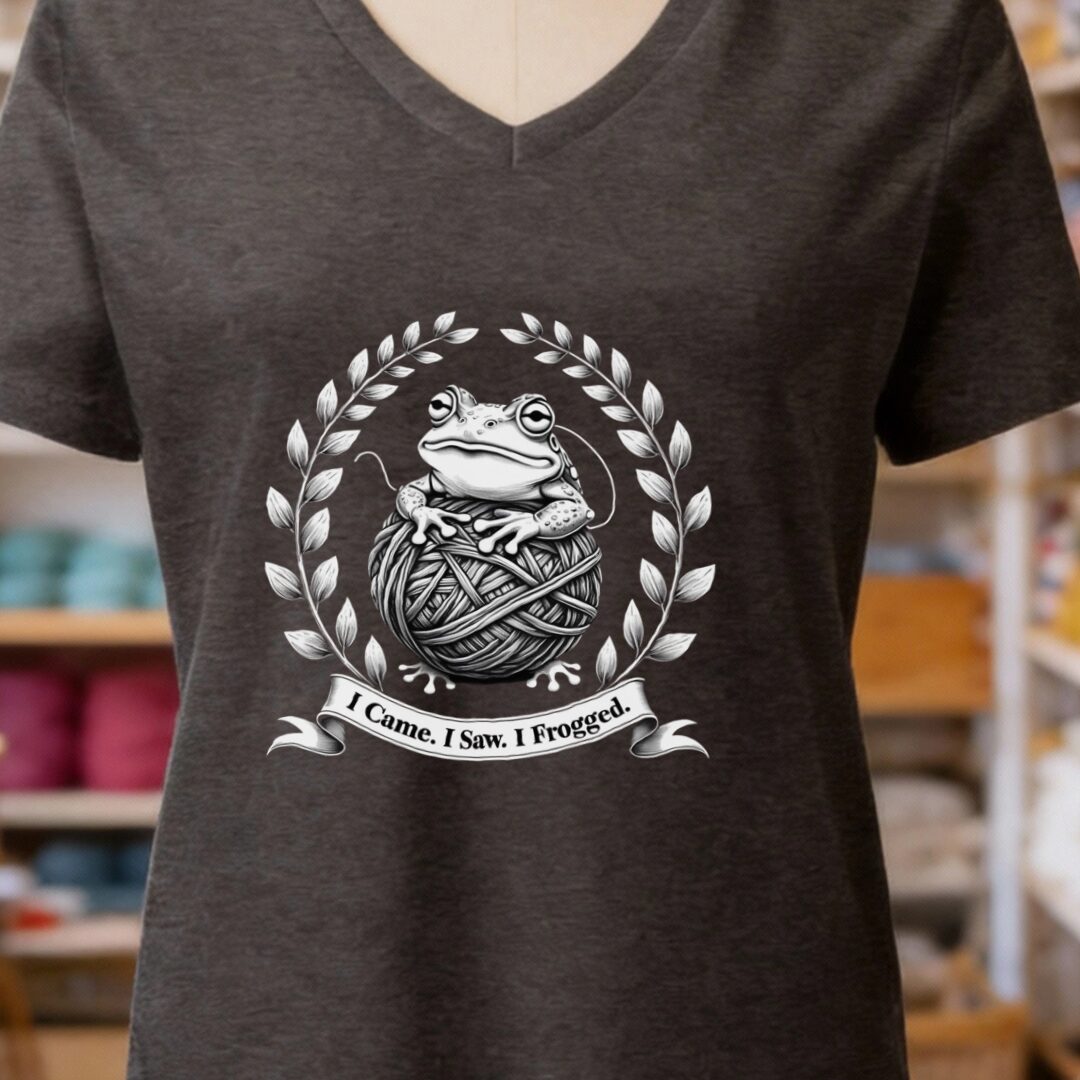I came, I saw, I Frogged V-Neck T-Shirt Dark Grey t-shirt