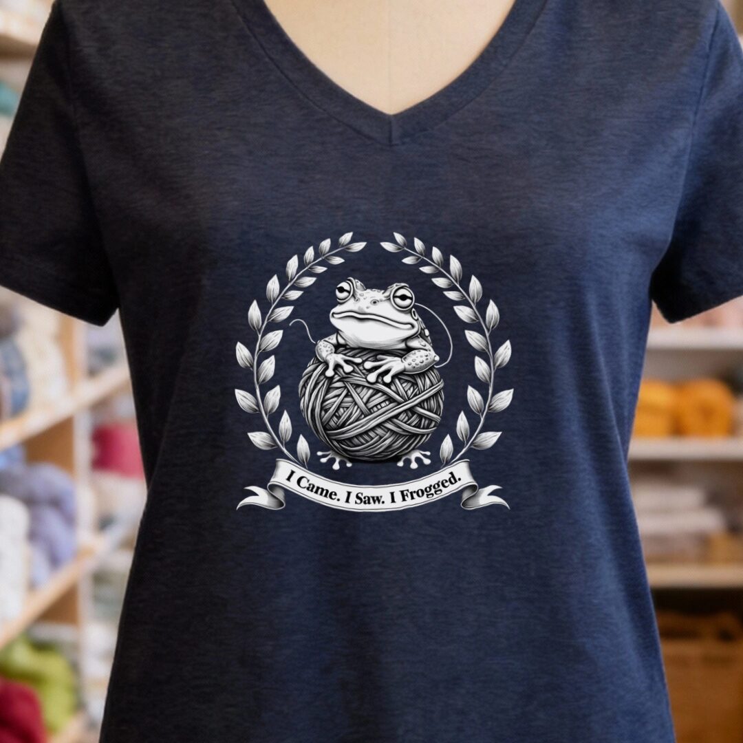 I came, I saw, I Frogged V-Neck T-Shirt Navy t-shirt