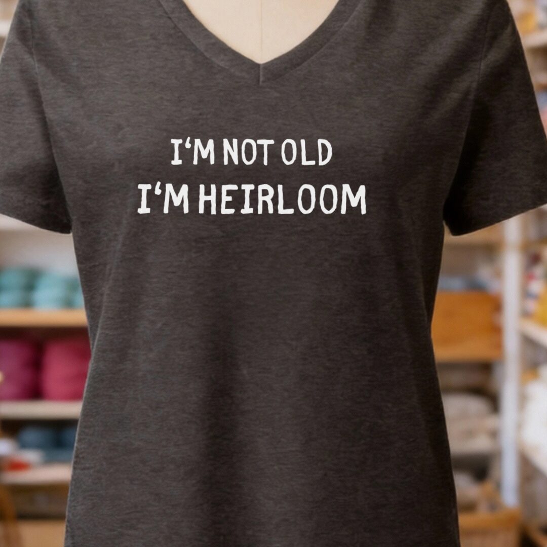 I'm Heirloom V-Neck T-Shirt Dark Grey t-shirt