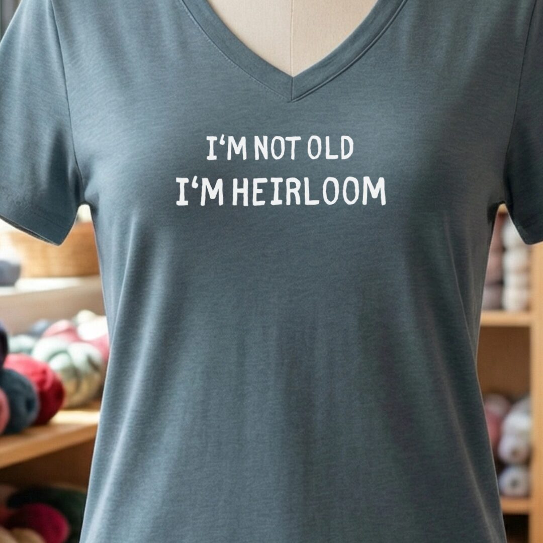 I'm Heirloom V-Neck T-Shirt Slate t-shirt