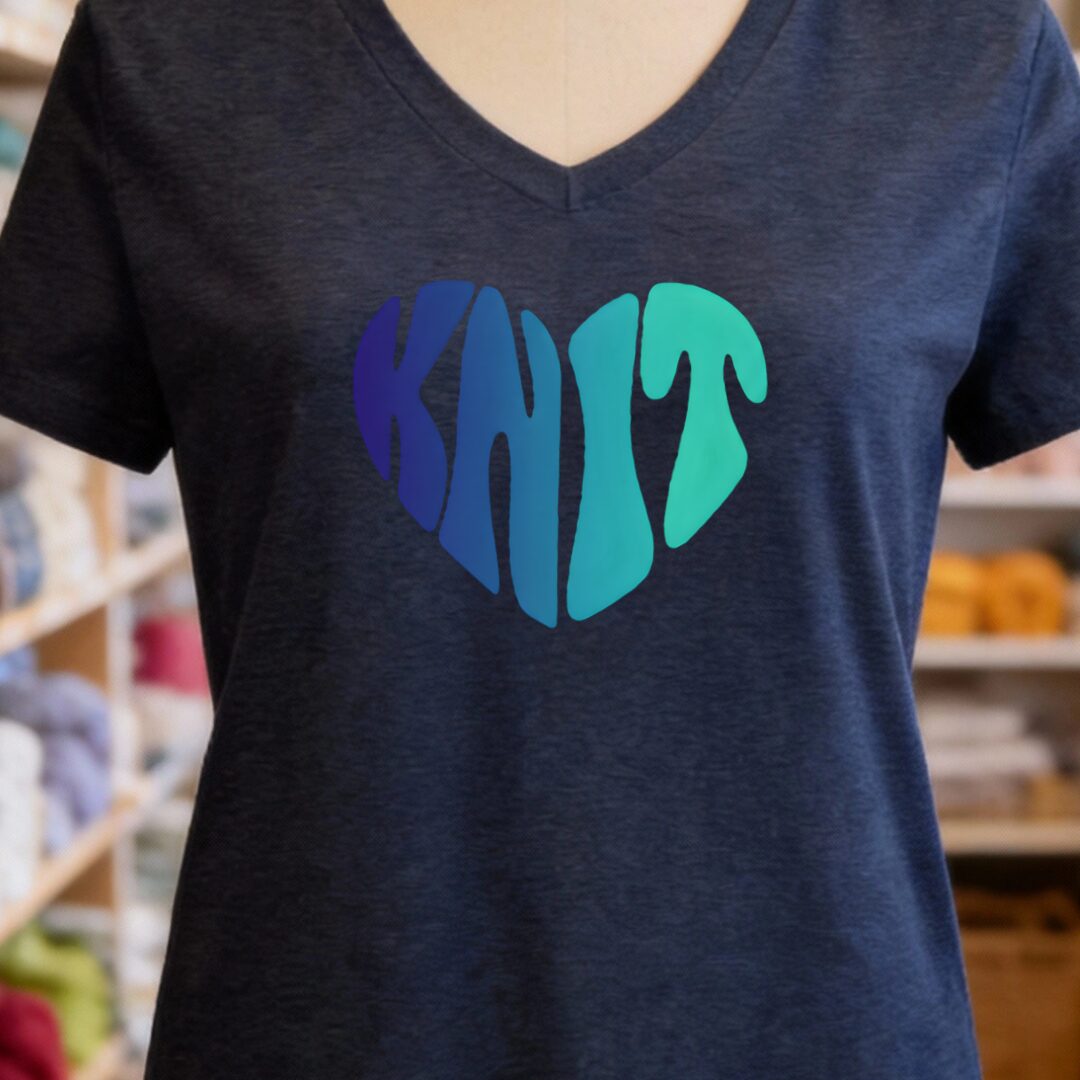 Knit Heart Blues V-Neck T-Shirt Navy t-shirt