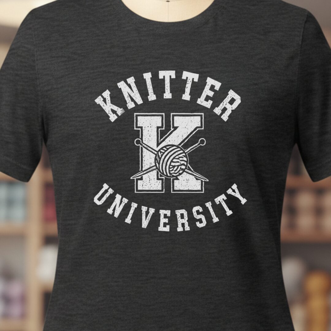 Knitter University T-Shirt Dark Grey t-shirt