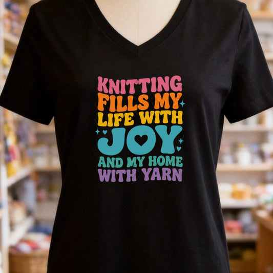 Knitting Fills My Life Retro V-Neck T-Shirt Black t-shirt