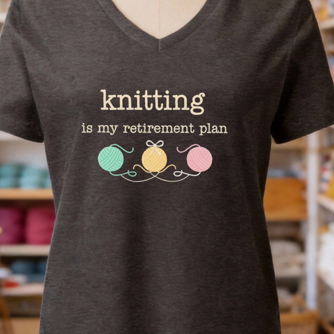 Knitting Retirement Plan V-Neck T-Shirt Dark Grey t-shirt