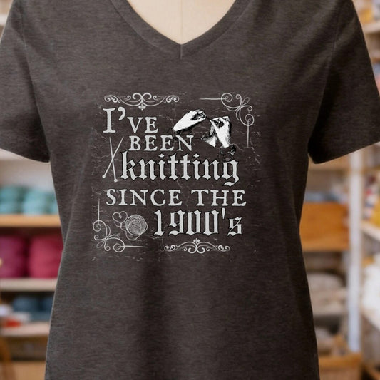 Knitting Since the 1900s V-Neck T-Shirt Dark Grey t-shirt