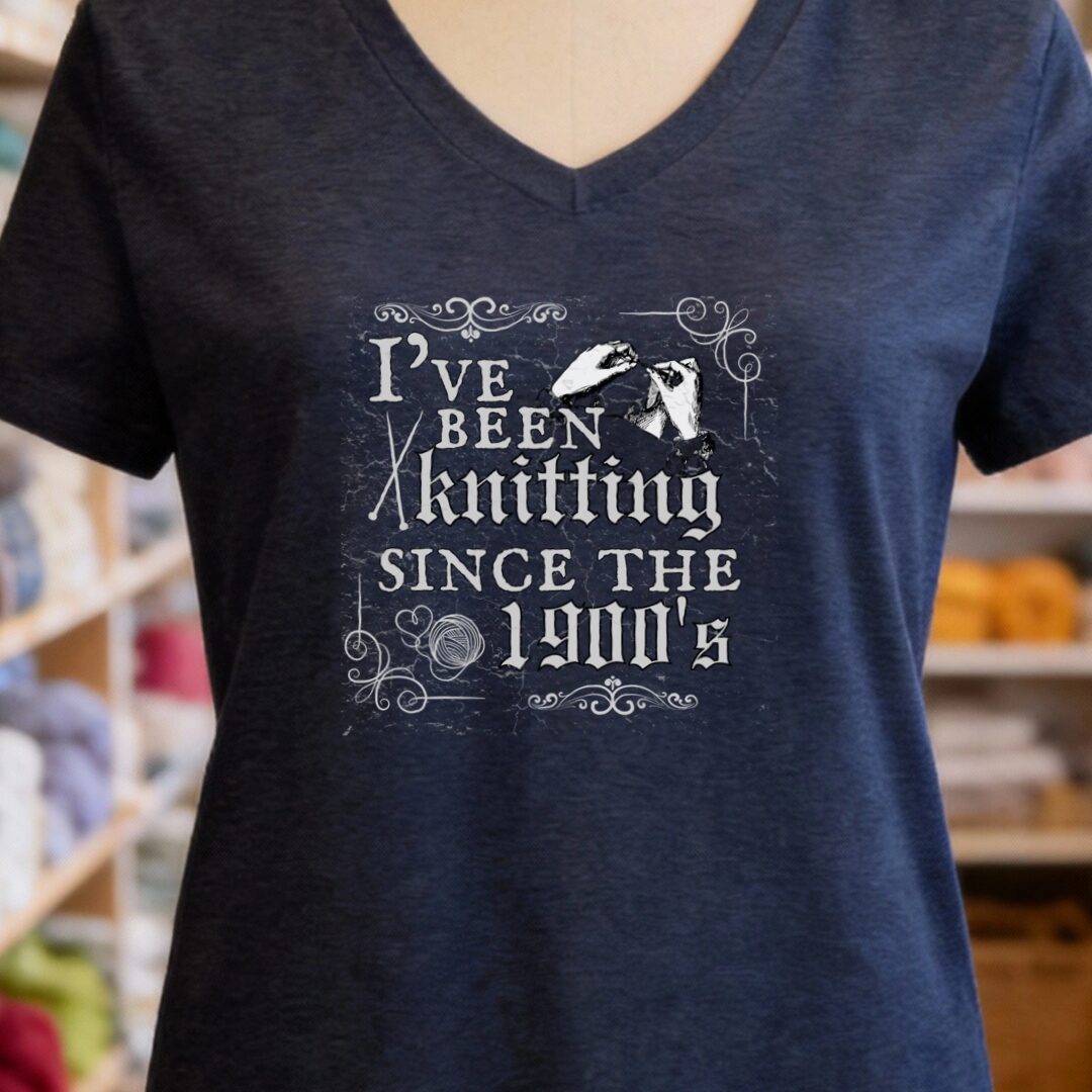 Knitting Since the 1900s V-Neck T-Shirt Navy t-shirt