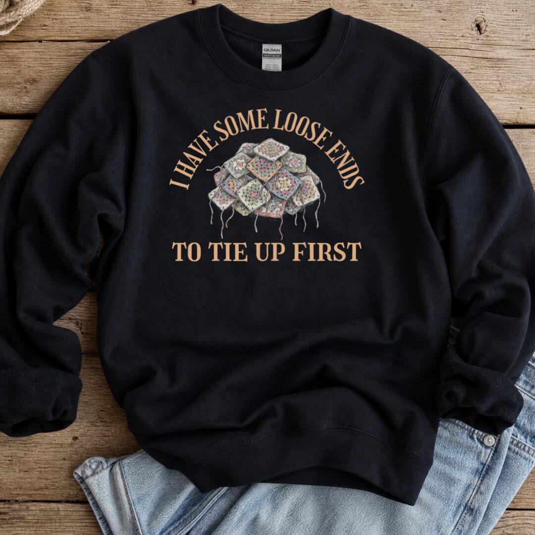 Loose Ends Sweatshirt Black t-shirt