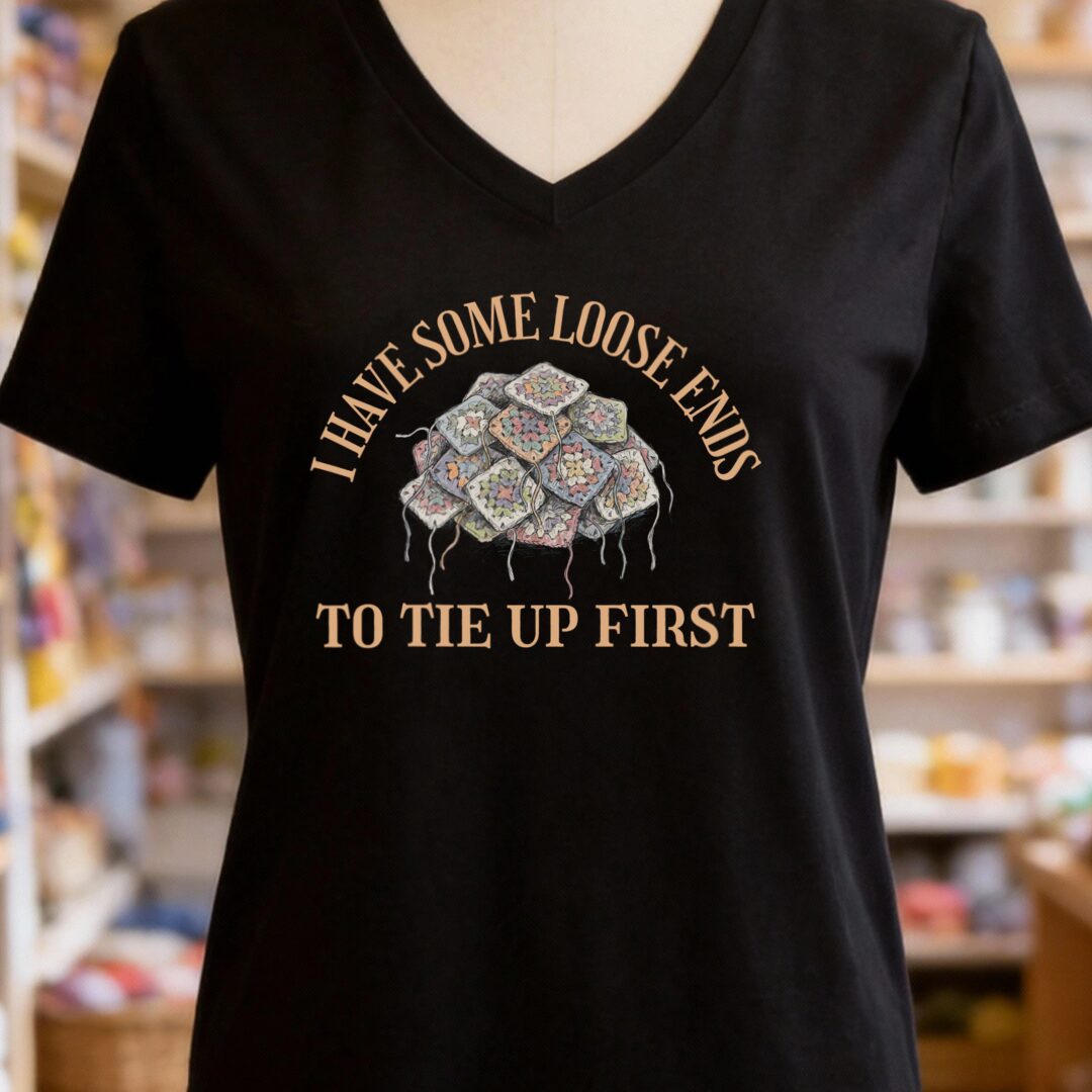 Loose Ends V-Neck T-Shirt Black t-shirt