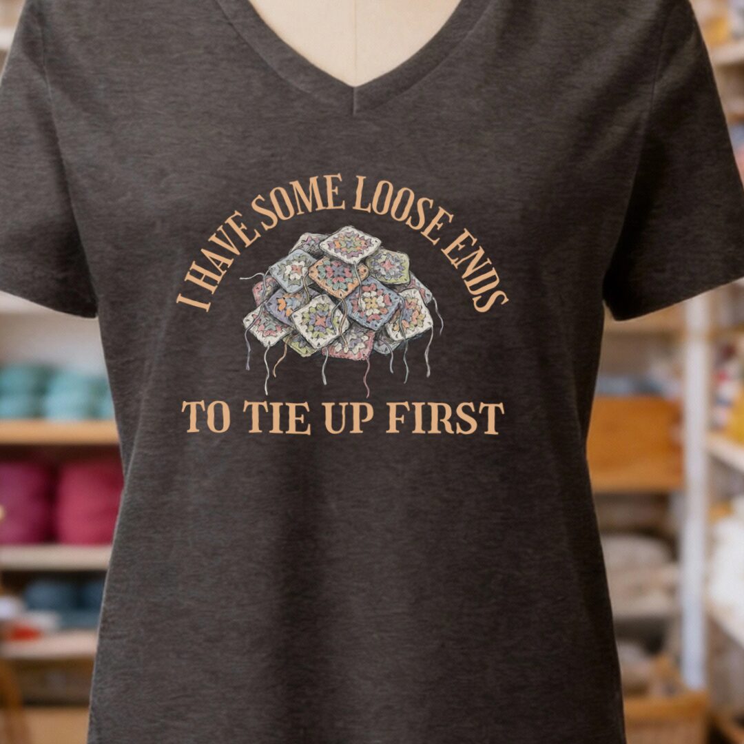 Loose Ends V-Neck T-Shirt Dark Grey t-shirt