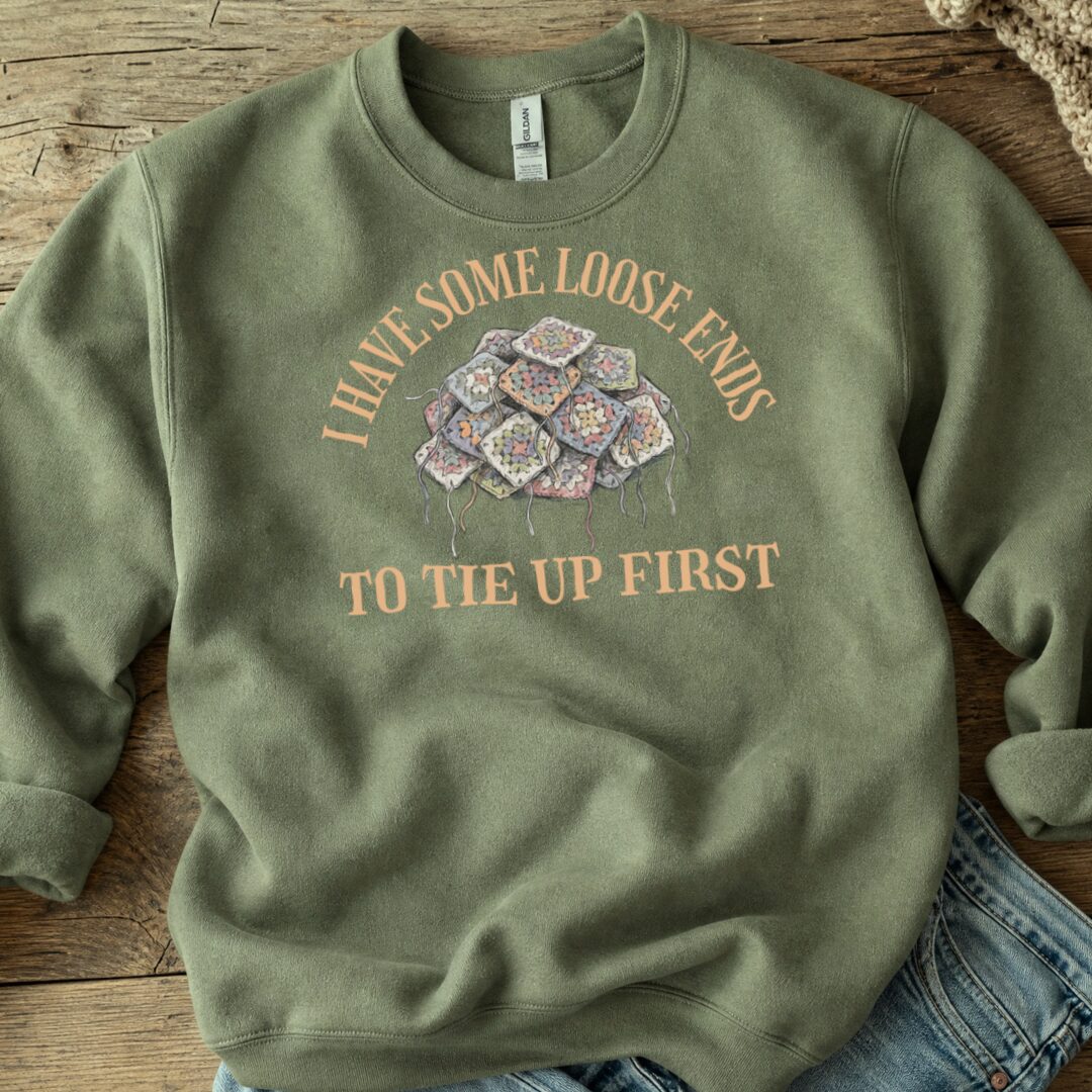 Loose Ends Sweatshirt Military Green t-shirt