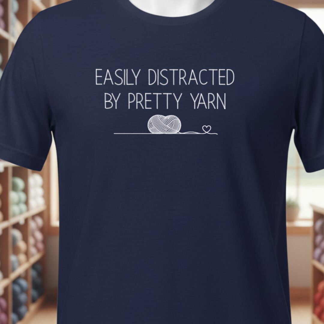 Pretty Yarn T-Shirt Navy t-shirt