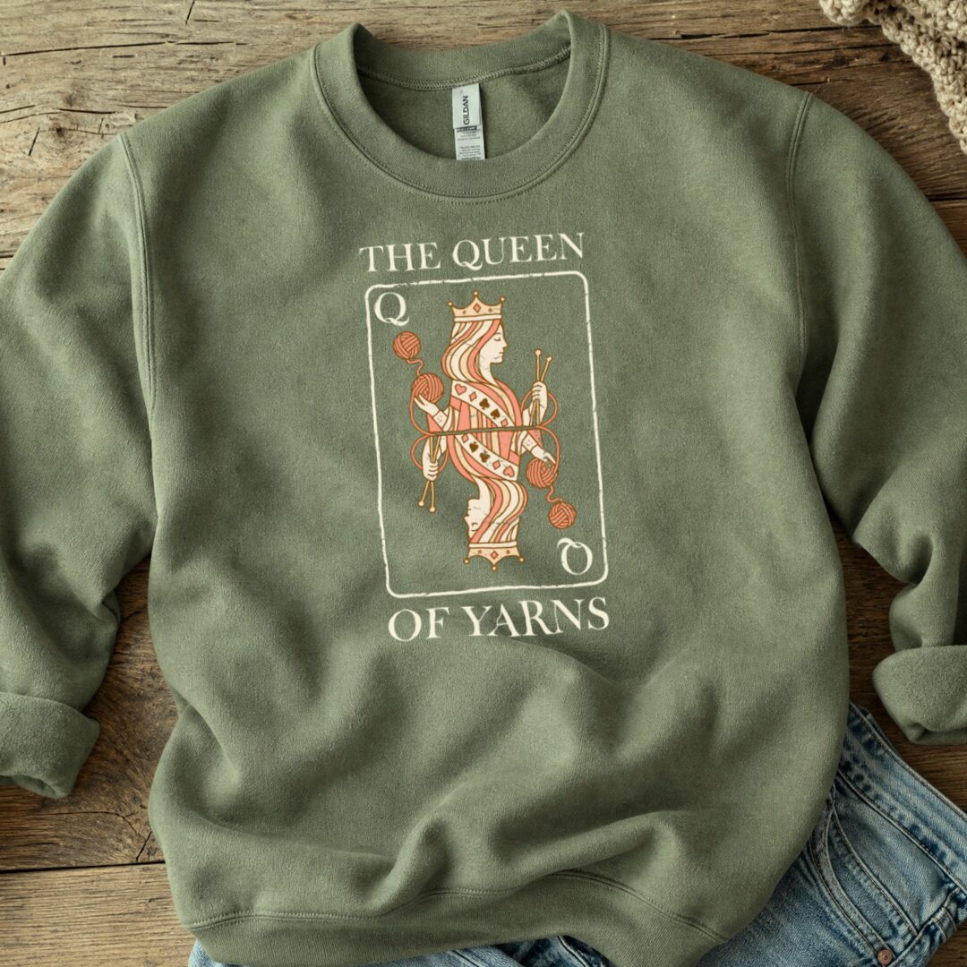 Queen Of Yarns Sweatshirt Military Green t-shirt