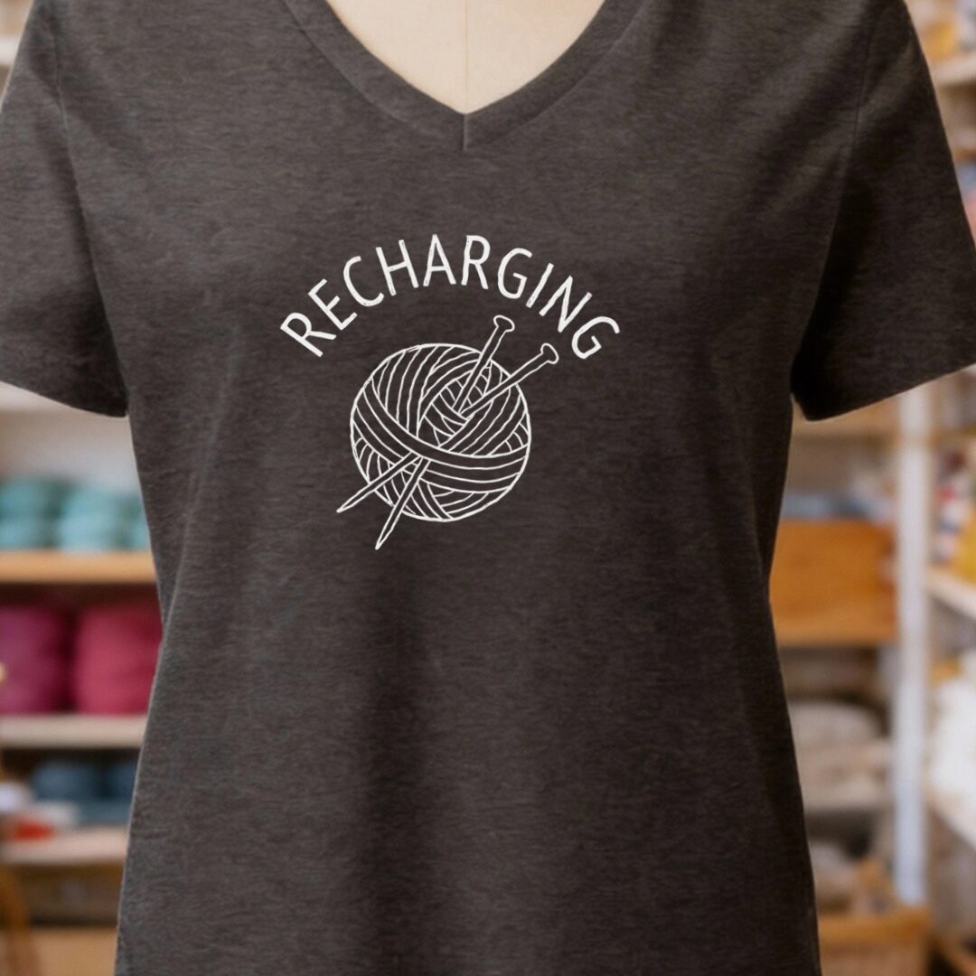 Recharging V-Neck T-Shirt Dark Grey t-shirt