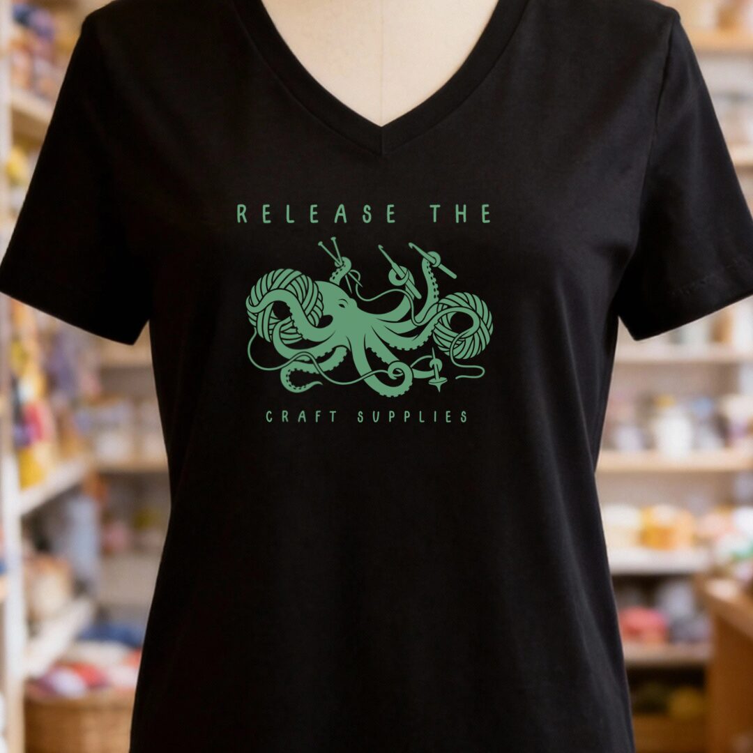 Release V-Neck T-Shirt Black t-shirt