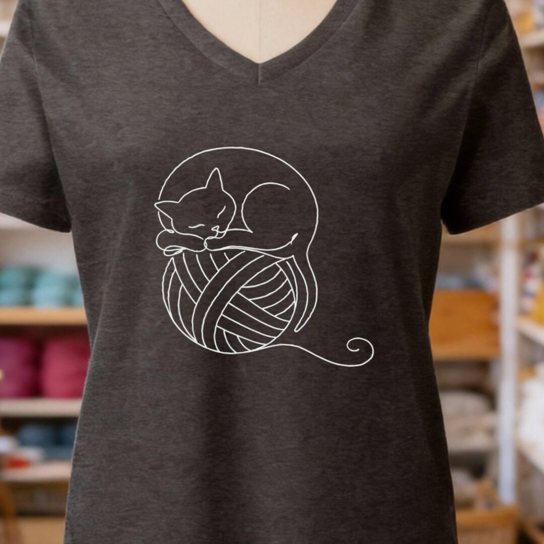 Sleepy Cat V-Neck T-Shirt Dark Grey t-shirt