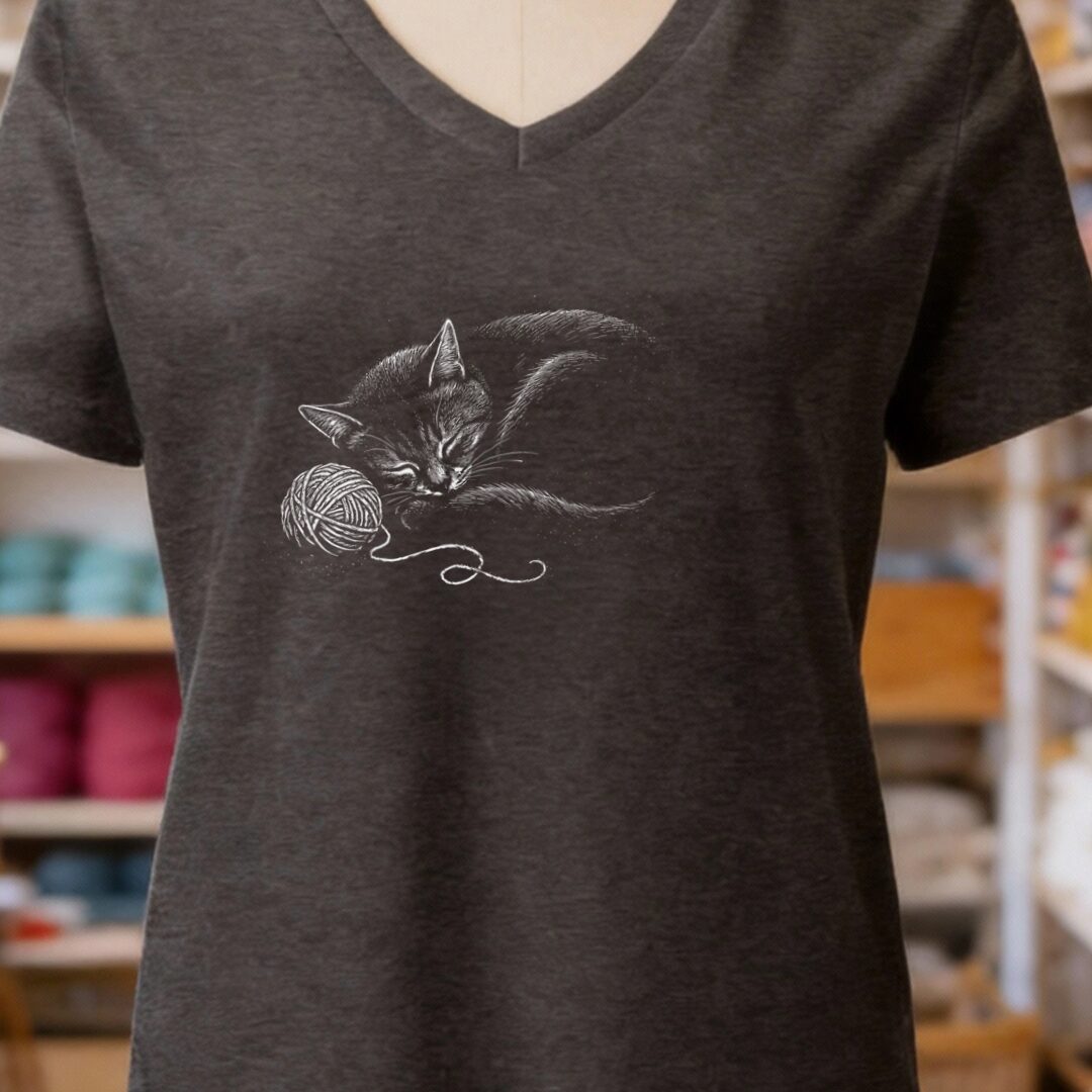 Sleepy Kitty V-Neck T-Shirt Dark Grey t-shirt