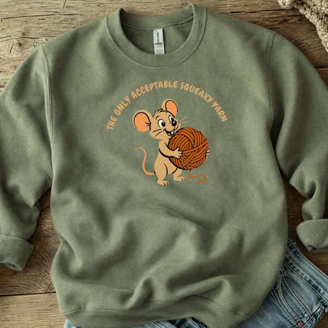Squeaky Yarn Sweatshirt Military Green t-shirt
