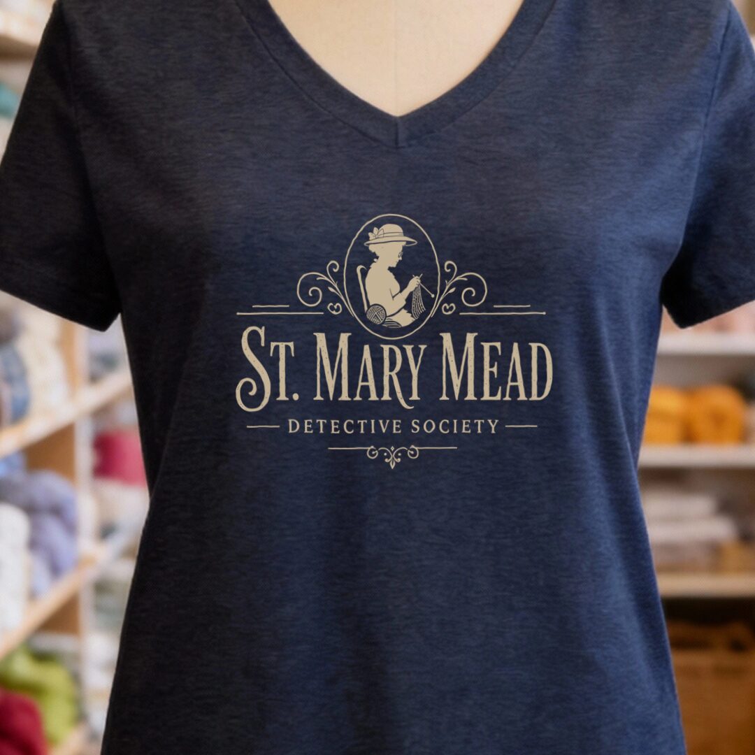 St Mary Mead V-Neck T-Shirt Navy t-shirt