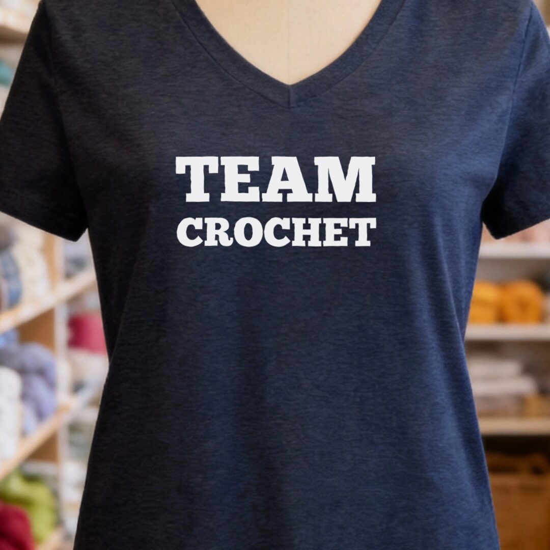 Team Crochet V-Neck T-Shirt Navy t-shirt