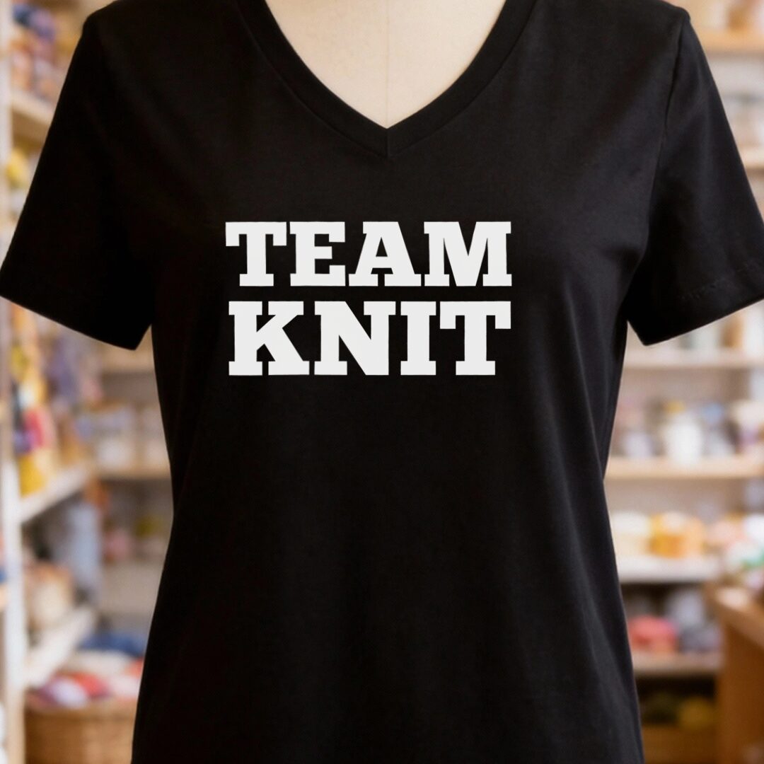 Team Knit V-Neck T-Shirt Black t-shirt