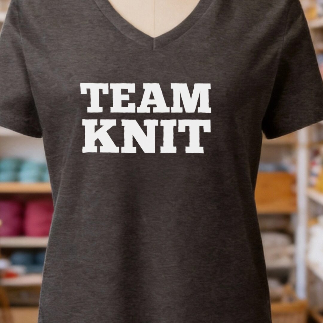 Team Knit V-Neck T-Shirt Dark Grey t-shirt
