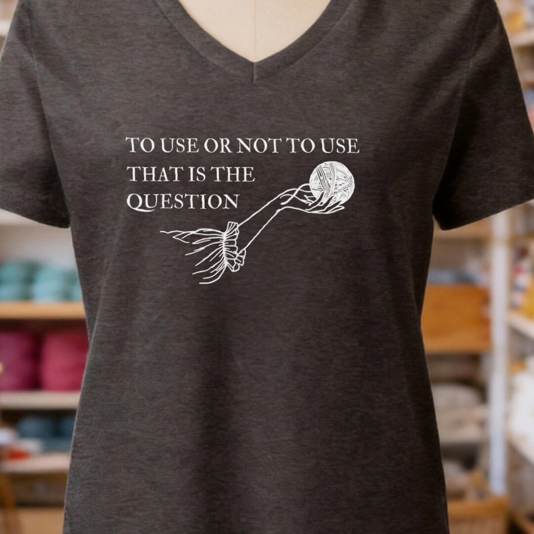 To Use V-Neck T-Shirt Dark Grey t-shirt