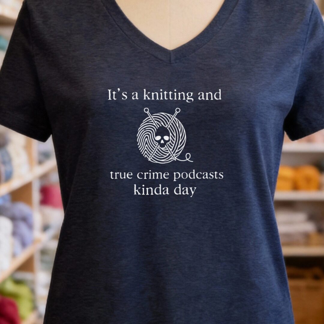 True Crime V-Neck T-Shirt Navy t-shirt