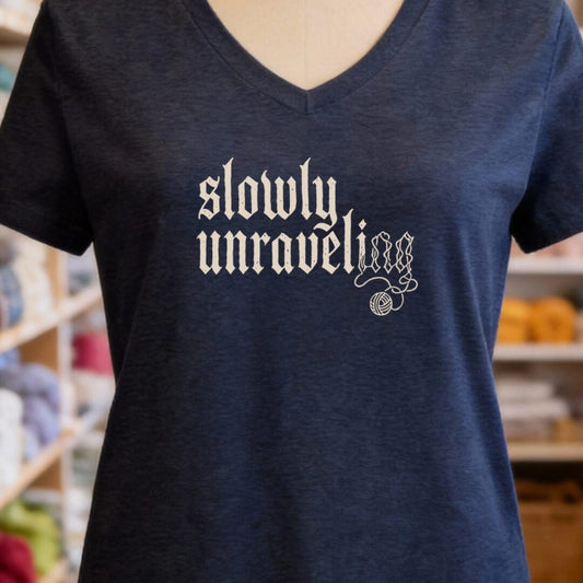 Unraveling V-Neck T-Shirt Navy t-shirt