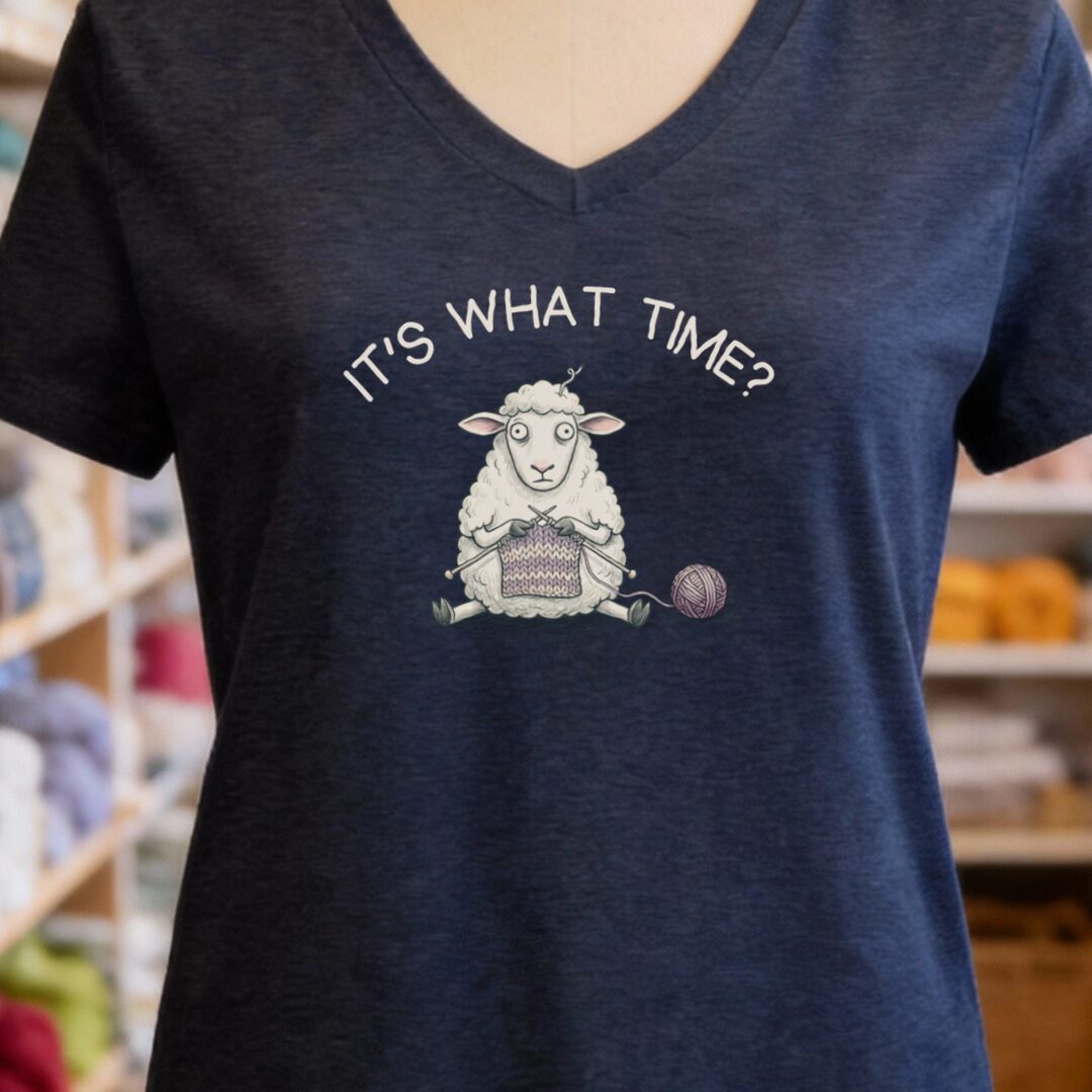 What Time V-Neck T-Shirt Navy t-shirt