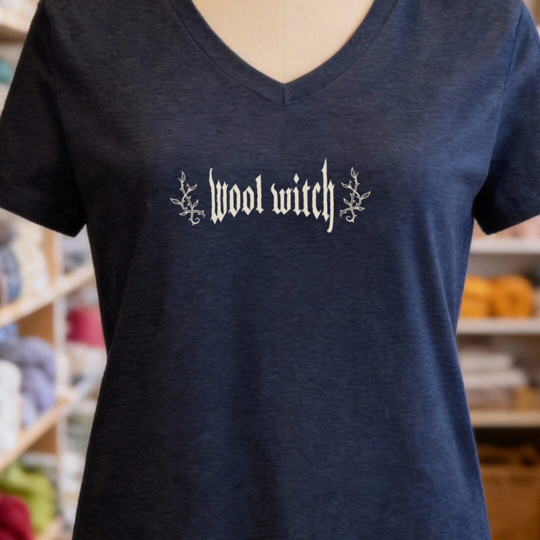 Wool Witch V-Neck T-Shirt Navy t-shirt