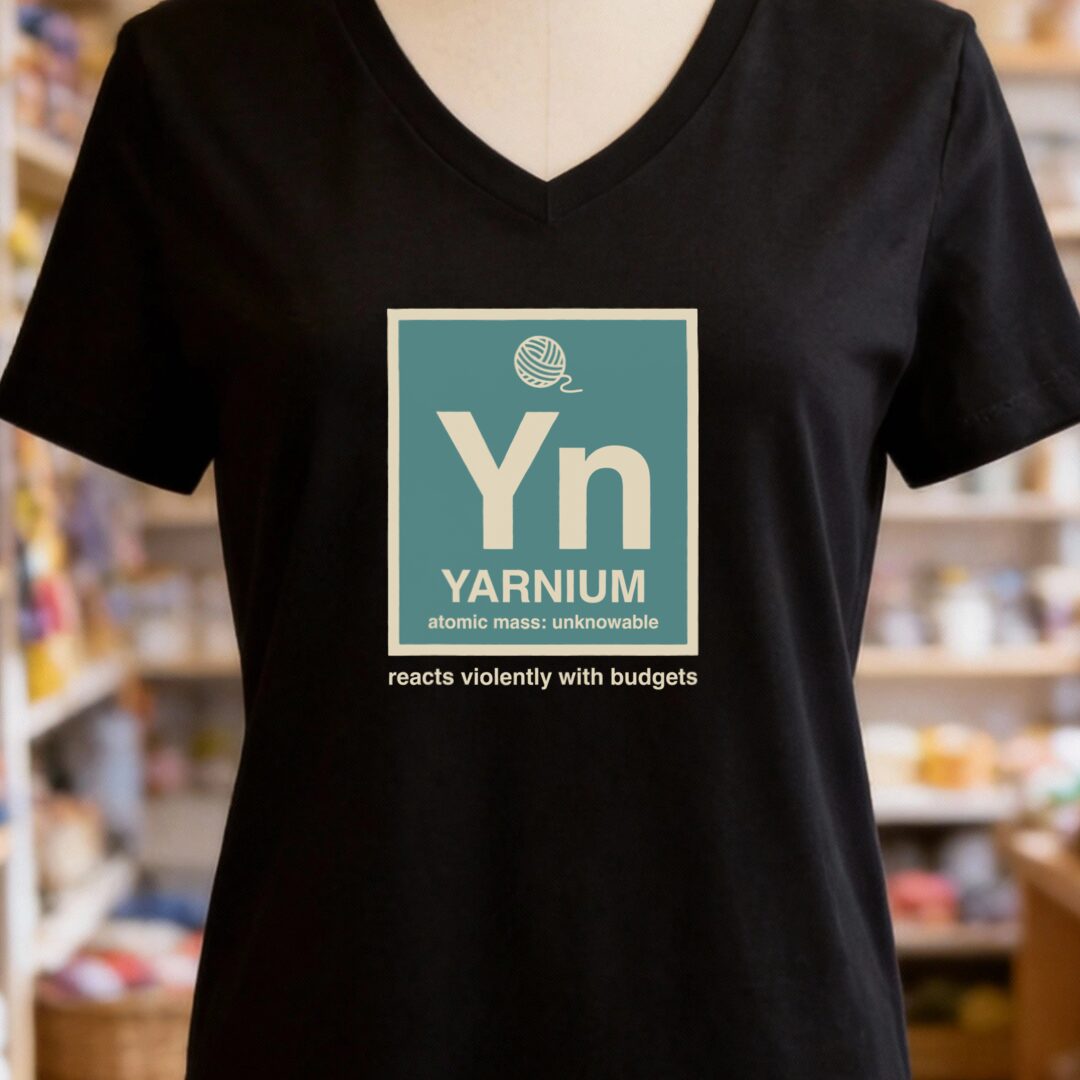 Yarnium V-Neck T-Shirt Black t-shirt