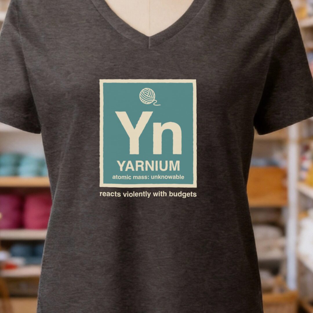Yarnium V-Neck T-Shirt Dark Grey t-shirt