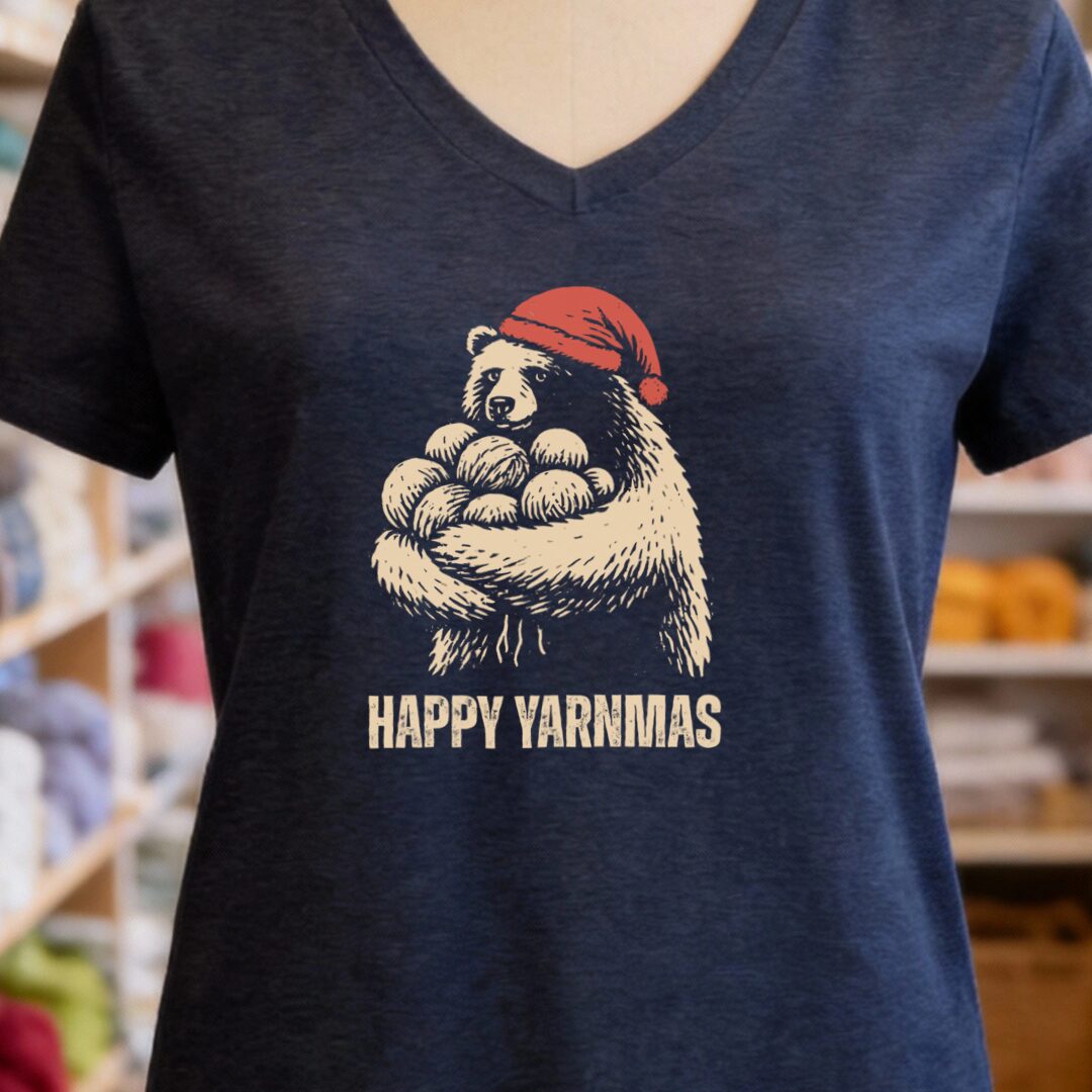 Yarnmas V-Neck T-Shirt Navy t-shirt