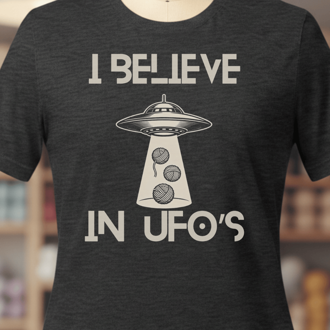 I Believe In UFOs T-Shirt Dark Grey / XS