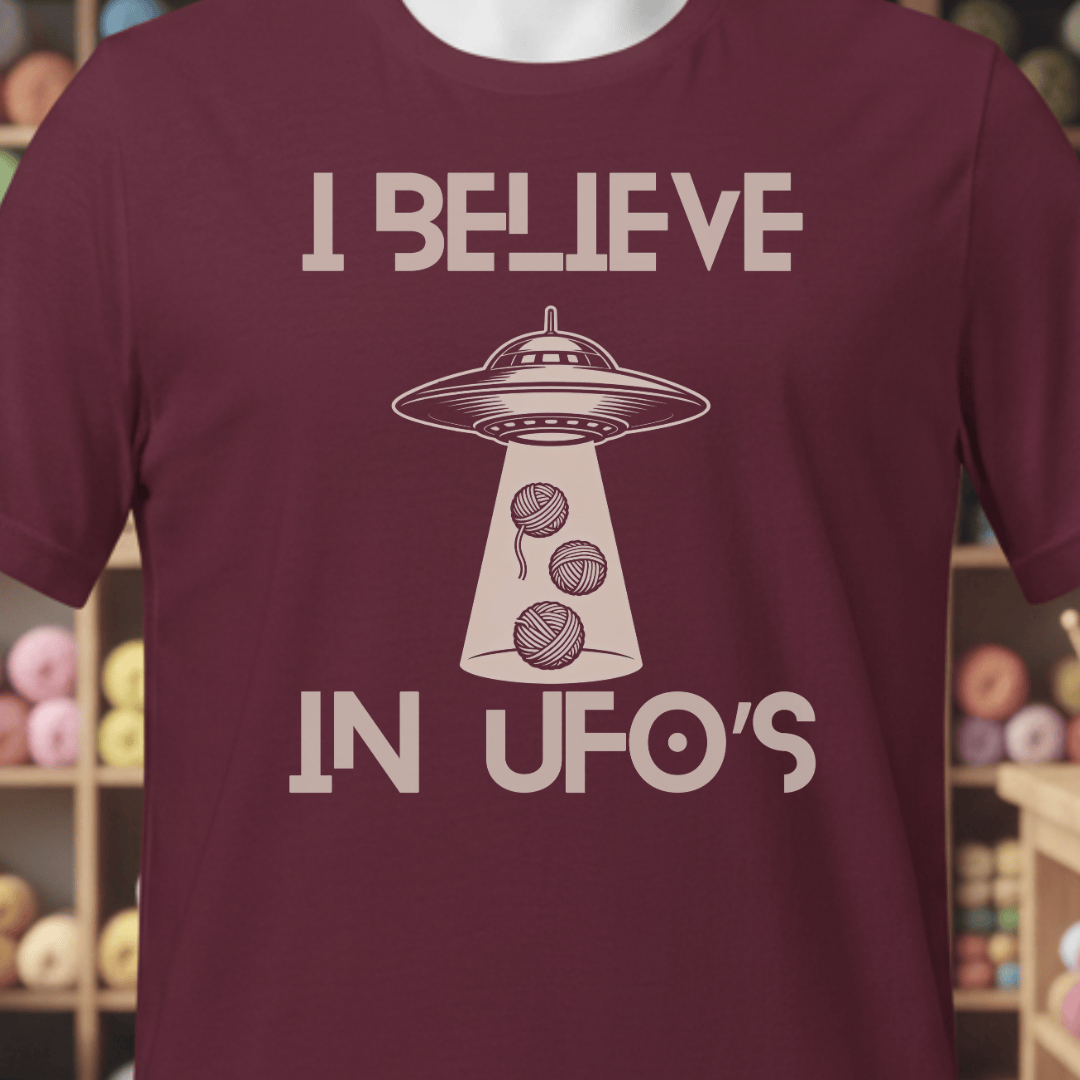 I Believe In UFOs T-Shirt Maroon / XS