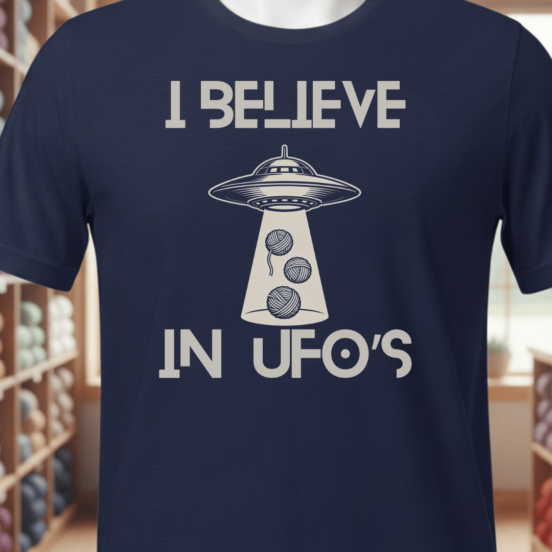 I Believe In UFOs T-Shirt Navy / XS