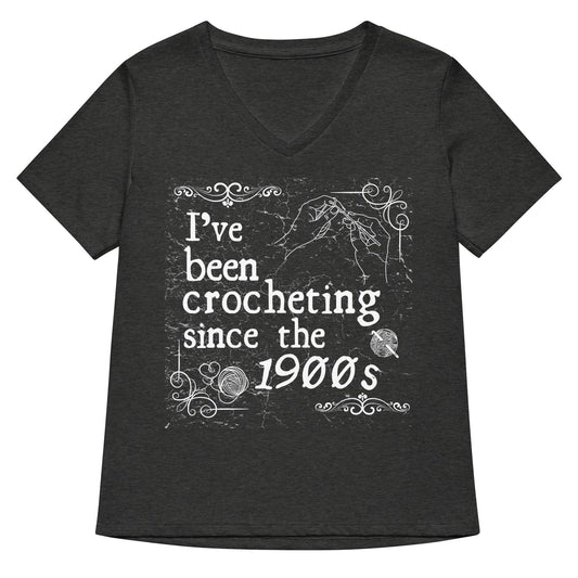Crocheting Since the 1900s V Neck T-Shirt Dark Grey Heather / S